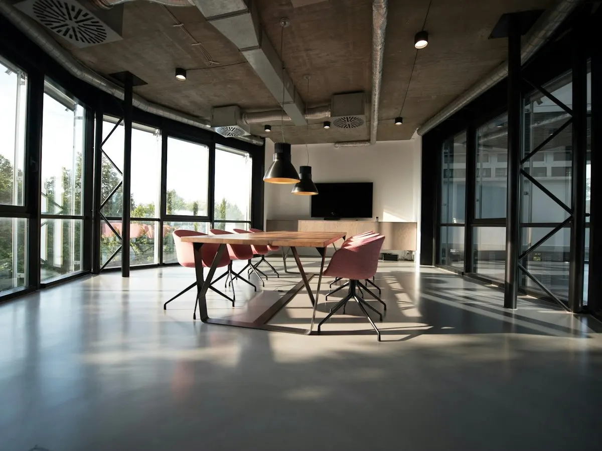 Office with aluminium-framed glass partitions